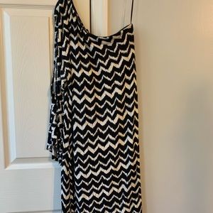 One shoulder dress